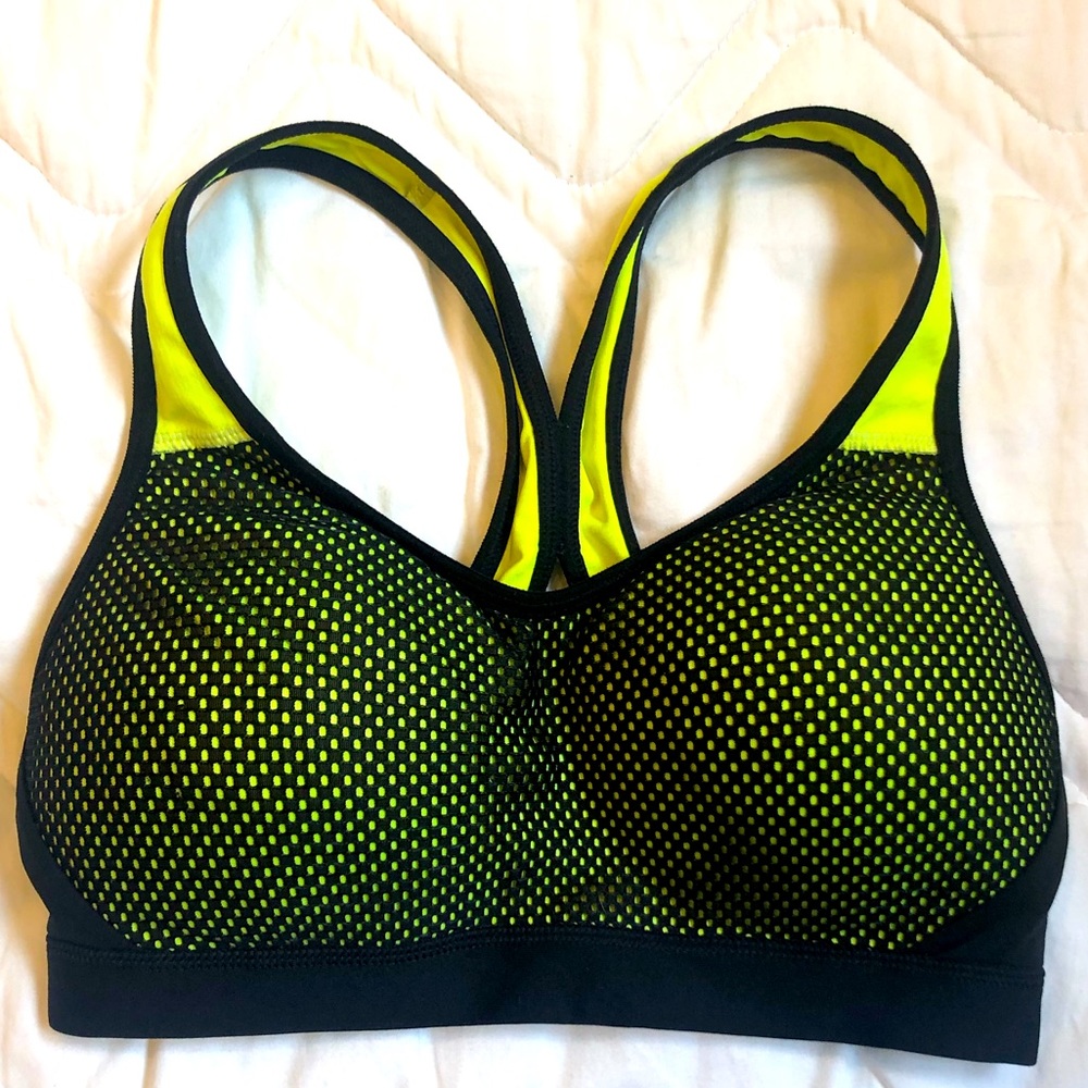 Mesh style sports bra